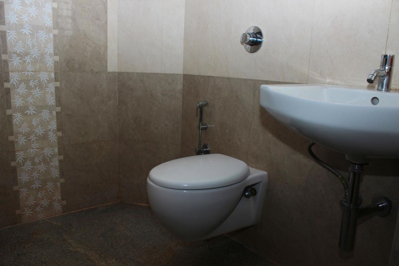 Oyo 1900 Hotel Olive Residency Mysore Bagian luar foto