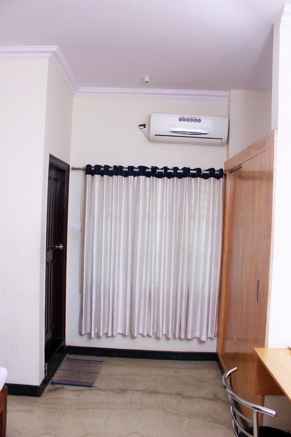 Oyo 1900 Hotel Olive Residency Mysore Bagian luar foto
